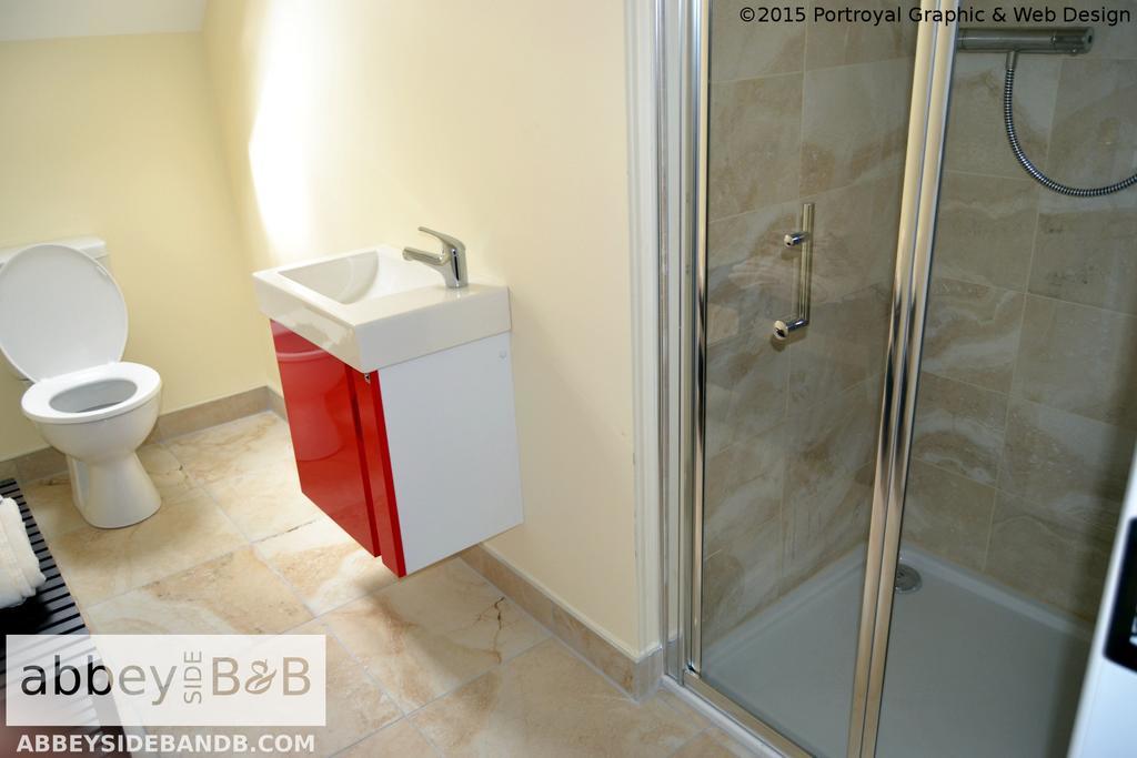Ballintober  Abbeyside B&B מראה חיצוני תמונה